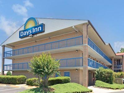 Days Inn By Wyndham Charlotte Northlake Экстерьер фото
