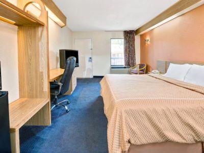 Days Inn By Wyndham Charlotte Northlake Экстерьер фото
