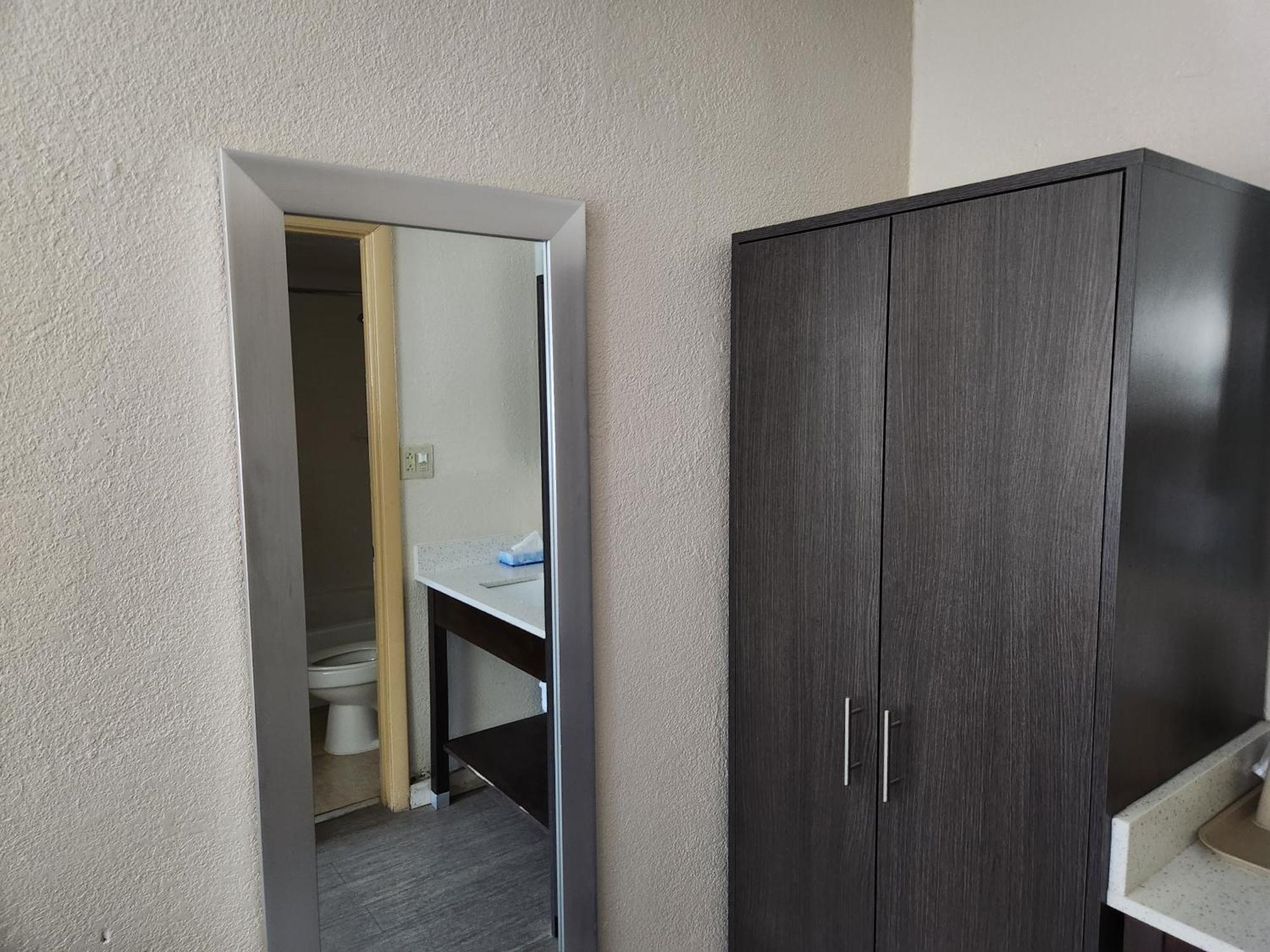 Days Inn By Wyndham Charlotte Northlake Экстерьер фото